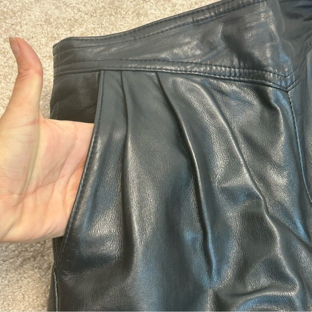 Danier leather vintage black leather V waist pleated pants - Picture 4 of 13